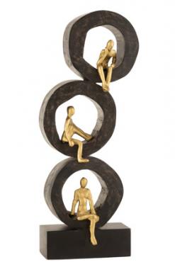 Figura de tres pensadores anillos